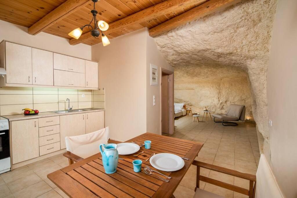 Nostos Cave Seaview Apartment Matala Exteriör bild